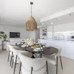 Bright And Modern With Sea Views Apartment *