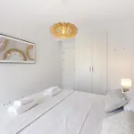 Bright And Modern With Sea Views