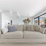 Apartment Bright And Modern With Sea Views