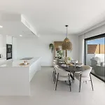 Bright And Modern With Sea Views Apartment *