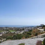 Bright And Modern With Sea Views