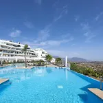 Bright And Modern With Sea Views Apartment