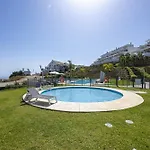 Bright And Modern With Sea Views Apartment