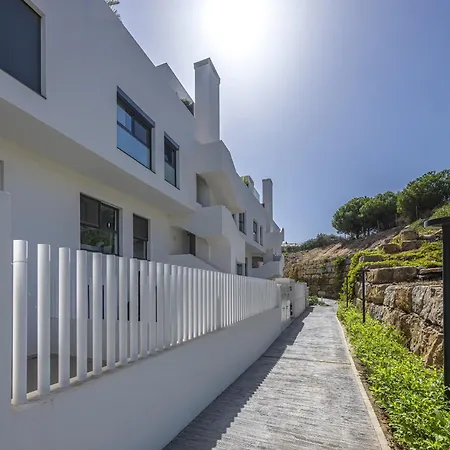 Apartment Bright And Modern With Sea Views